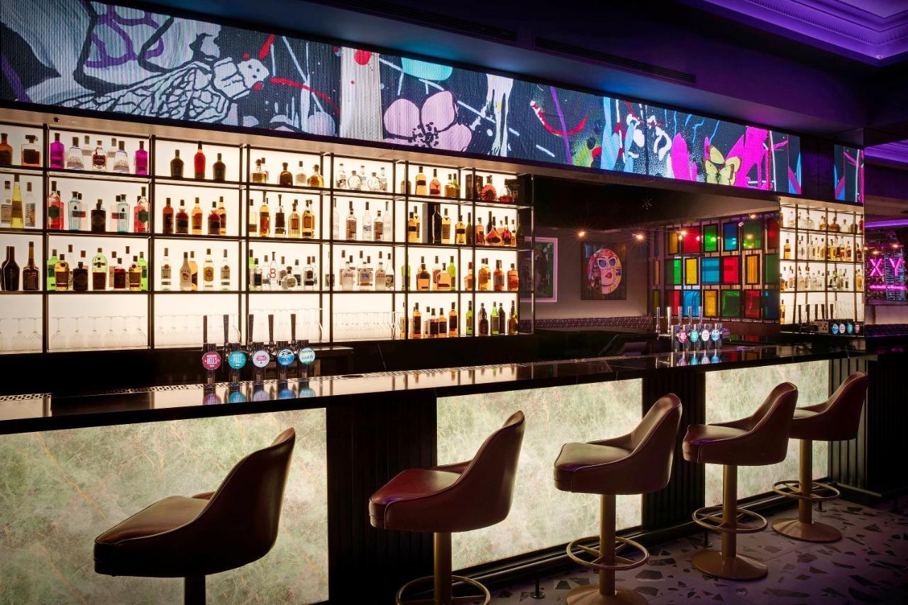 Nyx Hotel London Holborn By Leonardo Hotels Exterior foto The bar at the nightclub