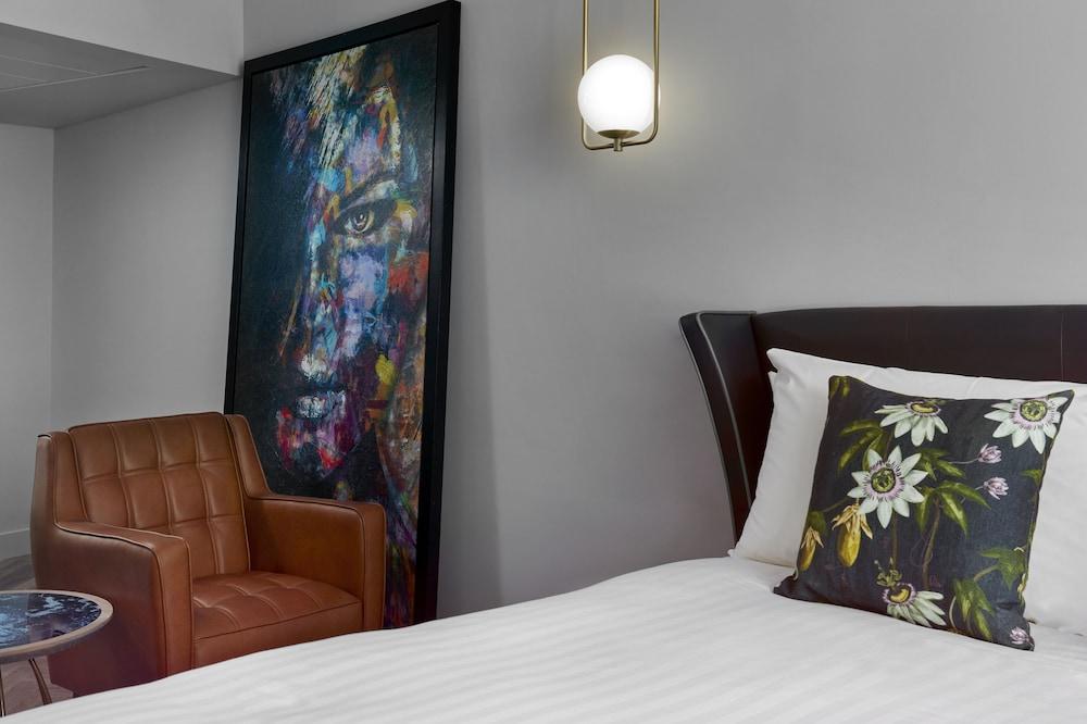 Nyx Hotel London Holborn By Leonardo Hotels Exterior foto A room at the hotel